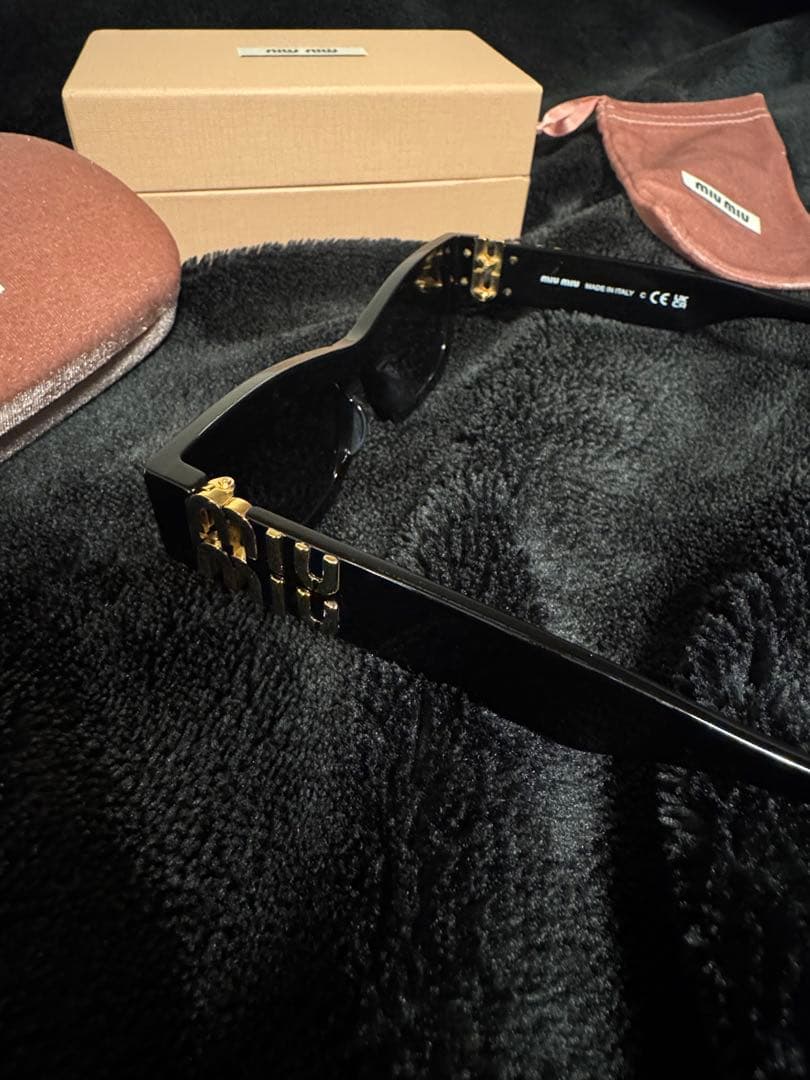 (値下)ミュウミュウ ブラック キャットアイ サングラス