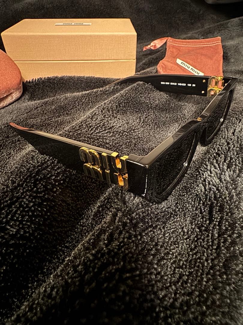 (値下)ミュウミュウ ブラック キャットアイ サングラス