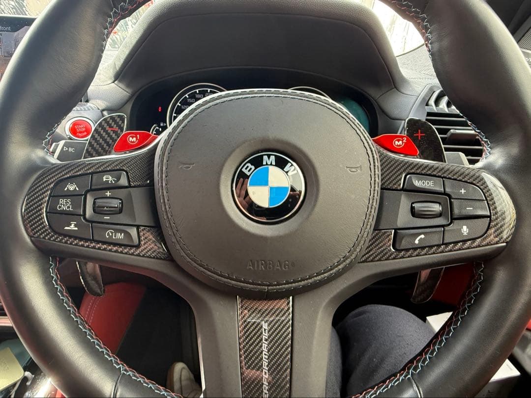 カーボン・パドルシフト＆純正カーボン・ステアリング・ホイール・トリム