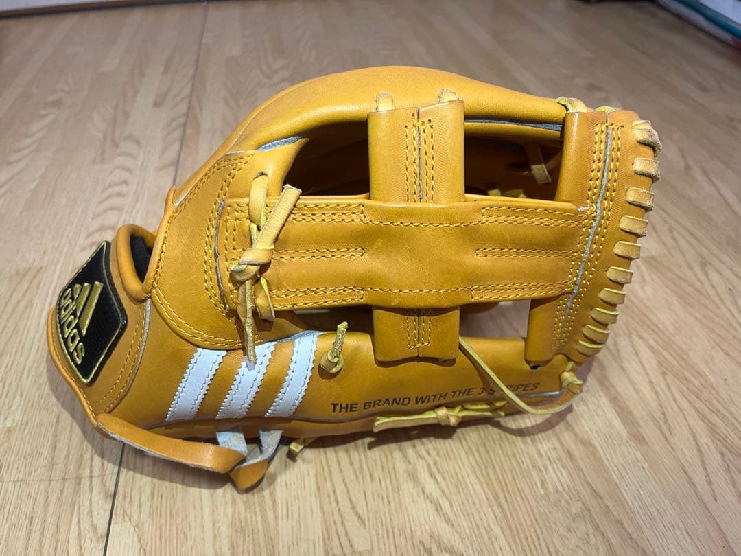 adidas 軟式グローブ イエロー 3本ライン