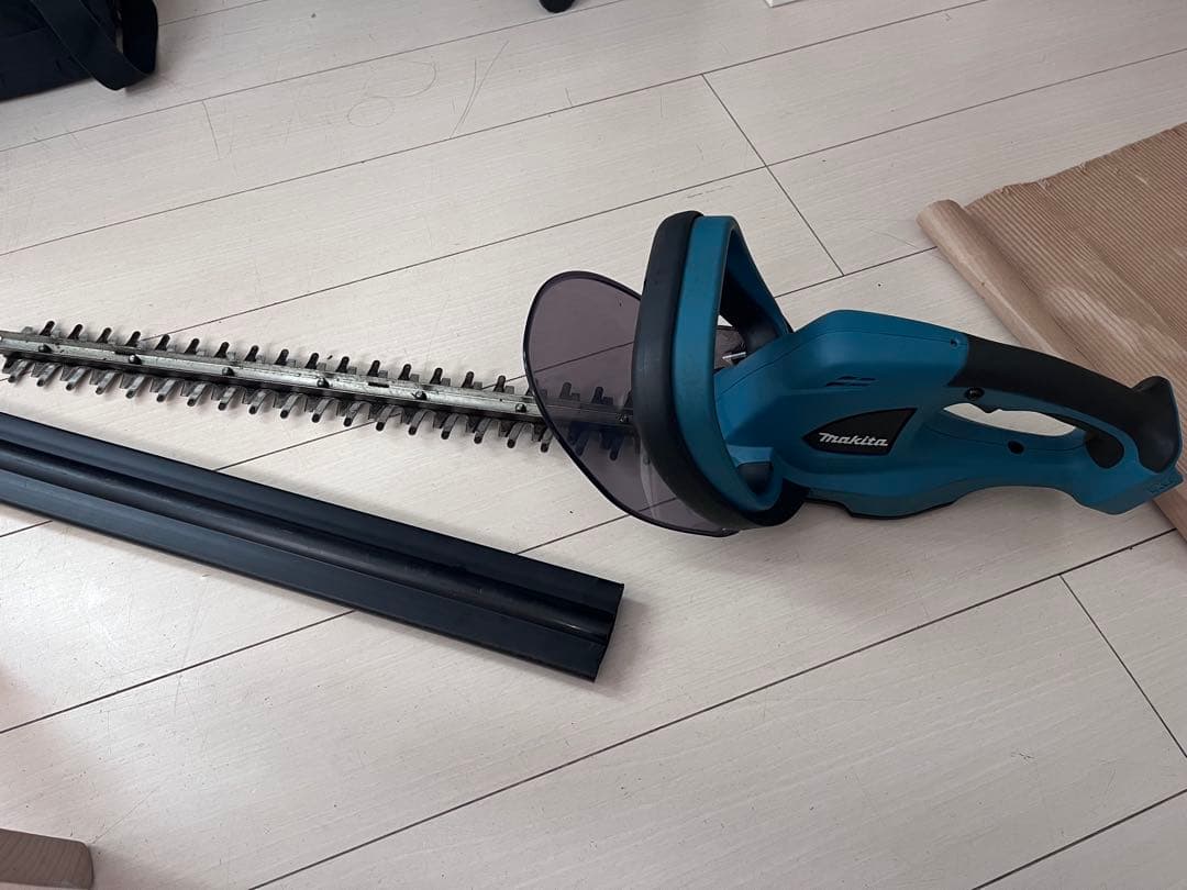 Makita ヘッジトリマー DUH523 充電器付き