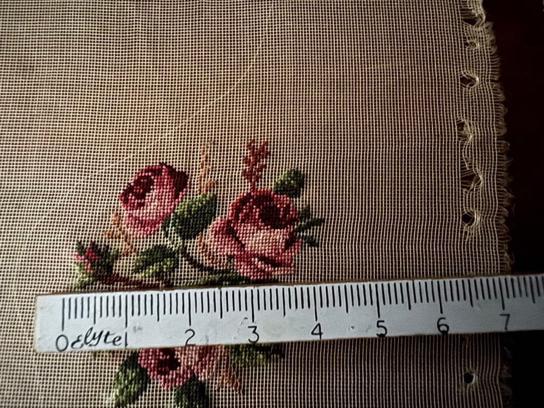 maruco様　1930年頃オーストリアハンドメイドプチポワン薔薇