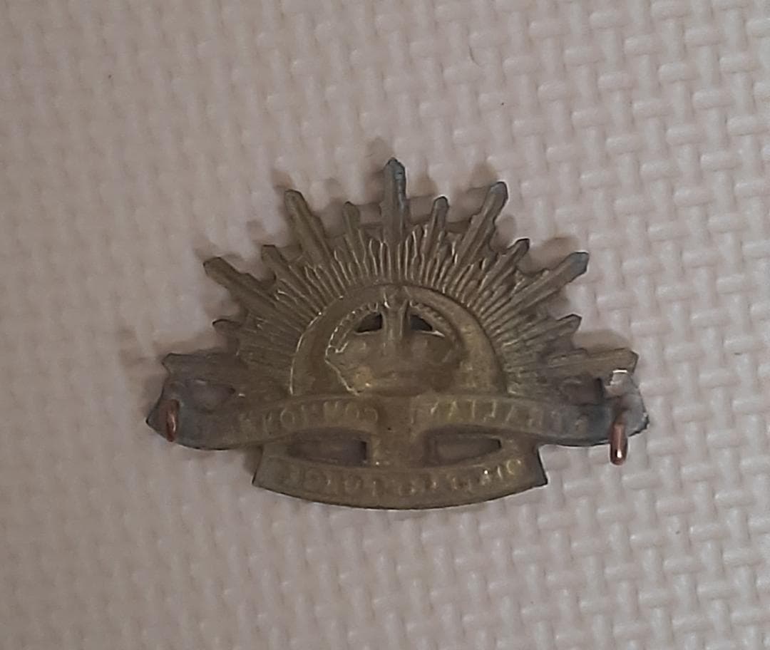 WW2★オーストラリア陸軍帽章★ブラス製★実物キングスクラウン