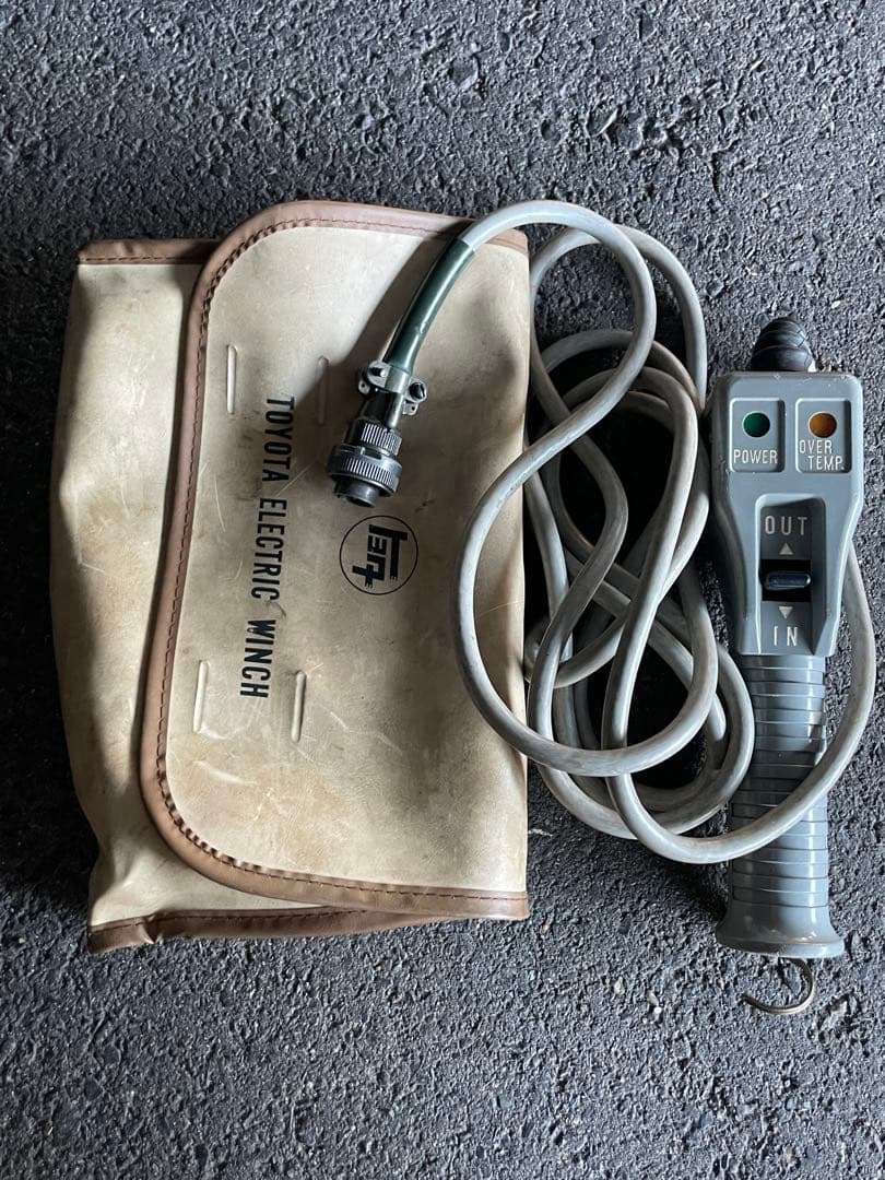 TOYOTA純正 12V ランクルの純正オプションウインチ　ランドクルーザー