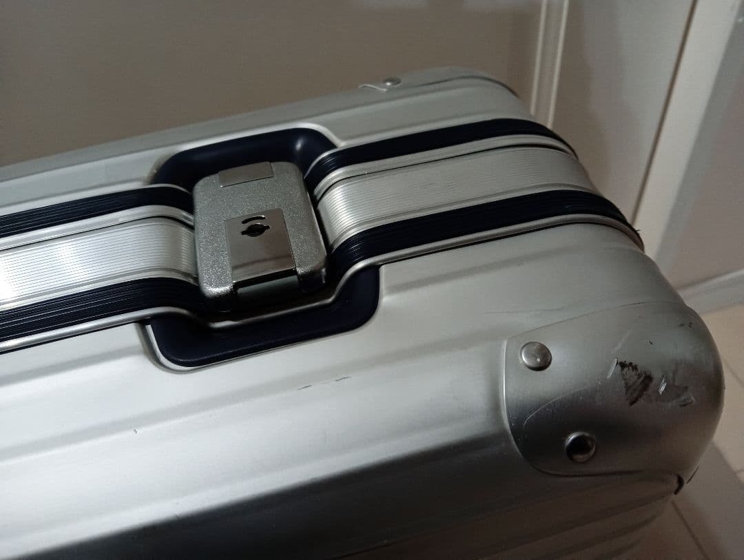 希少 廃盤品 RIMOWA silver Integral 2輪 青ロゴ