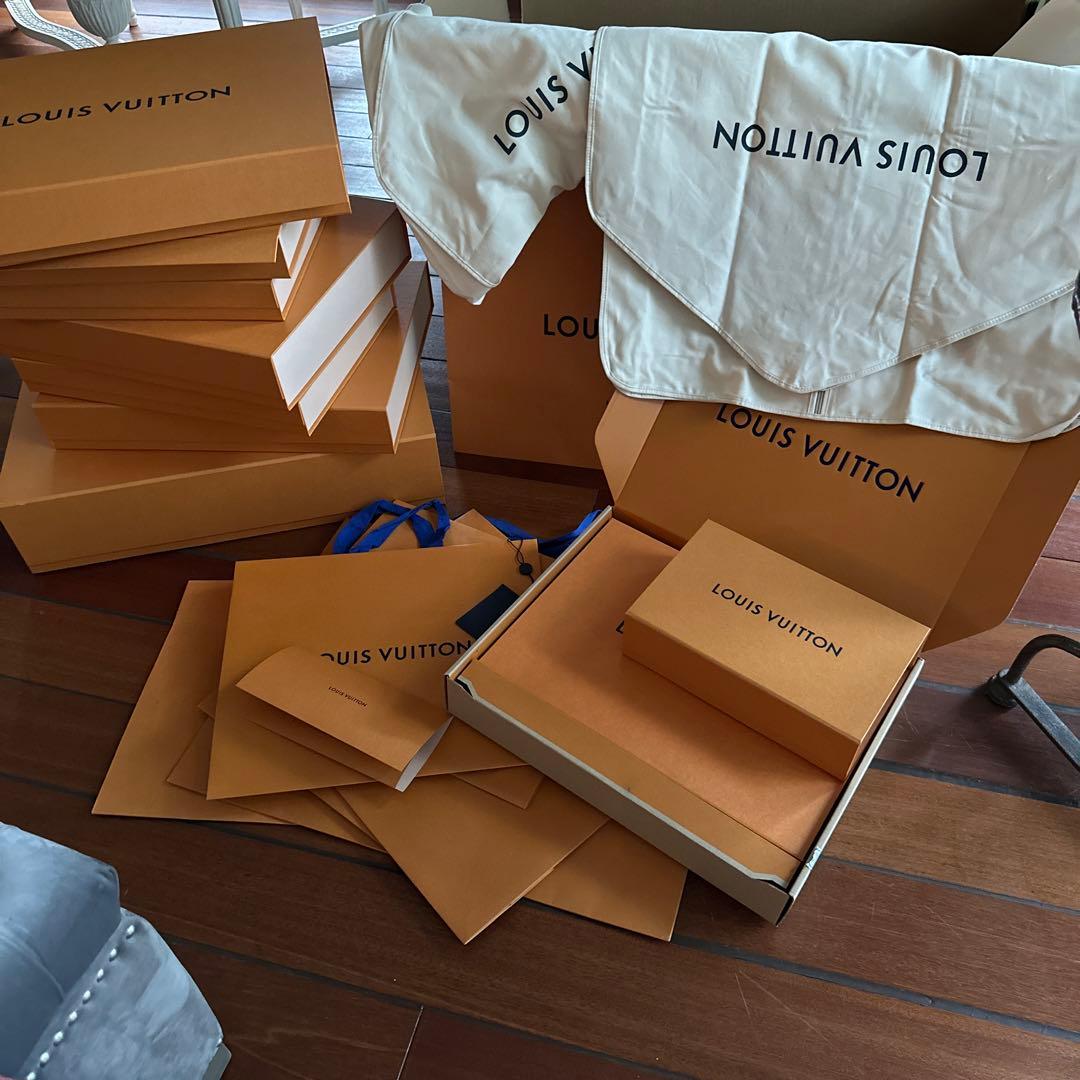 ルイビトン、このブランドが好きでたくさん箱が溜まりました。