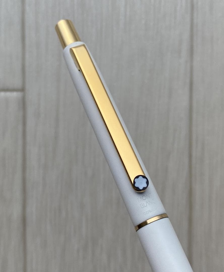 超美品 モンブラン スリムライン ノック式 ボールペン マットホワイト ドイツ製