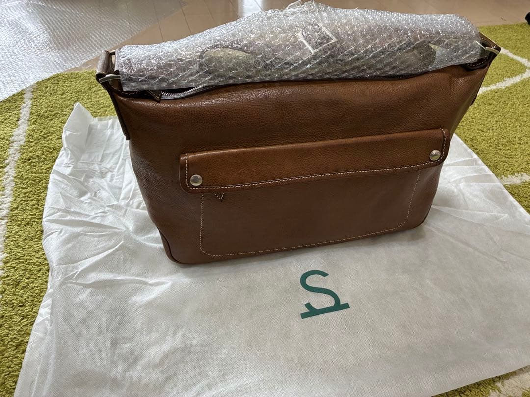 限定値引き！本日のみ！【ルボナー】パパスショルダー　グリージオ