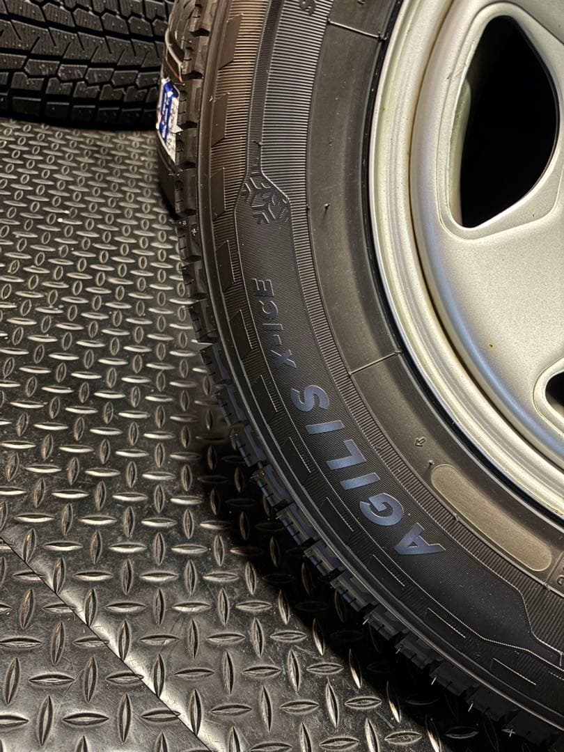 ◇送料込み◇ ハイエース用　195/80R15 中古スタッドレス4本　2025年