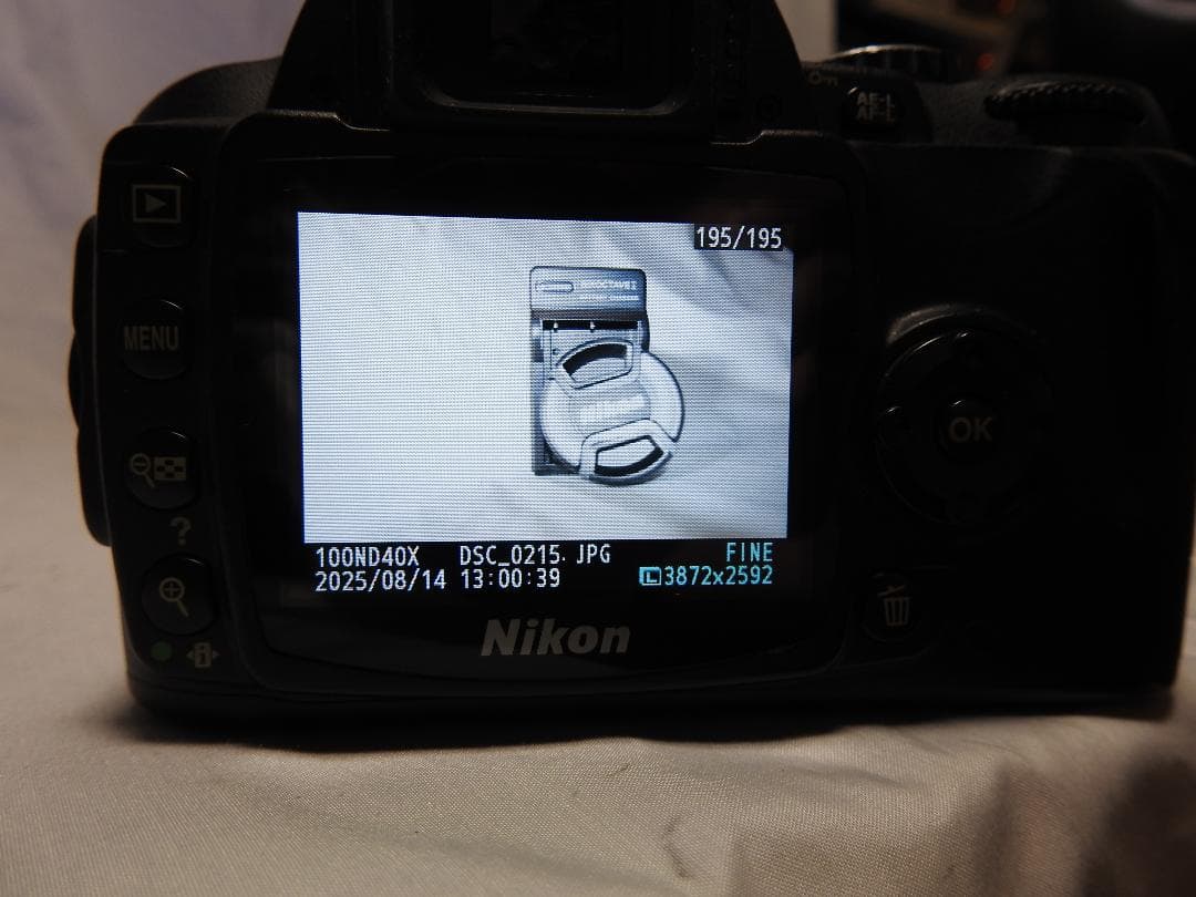 Nikon D40X デジタル一眼レフ (本体とレンズ)