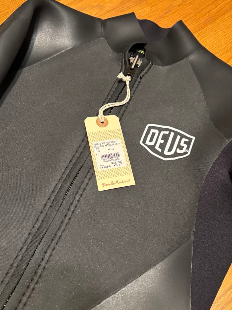 DEUS ブラック タッパー フロントジッパー