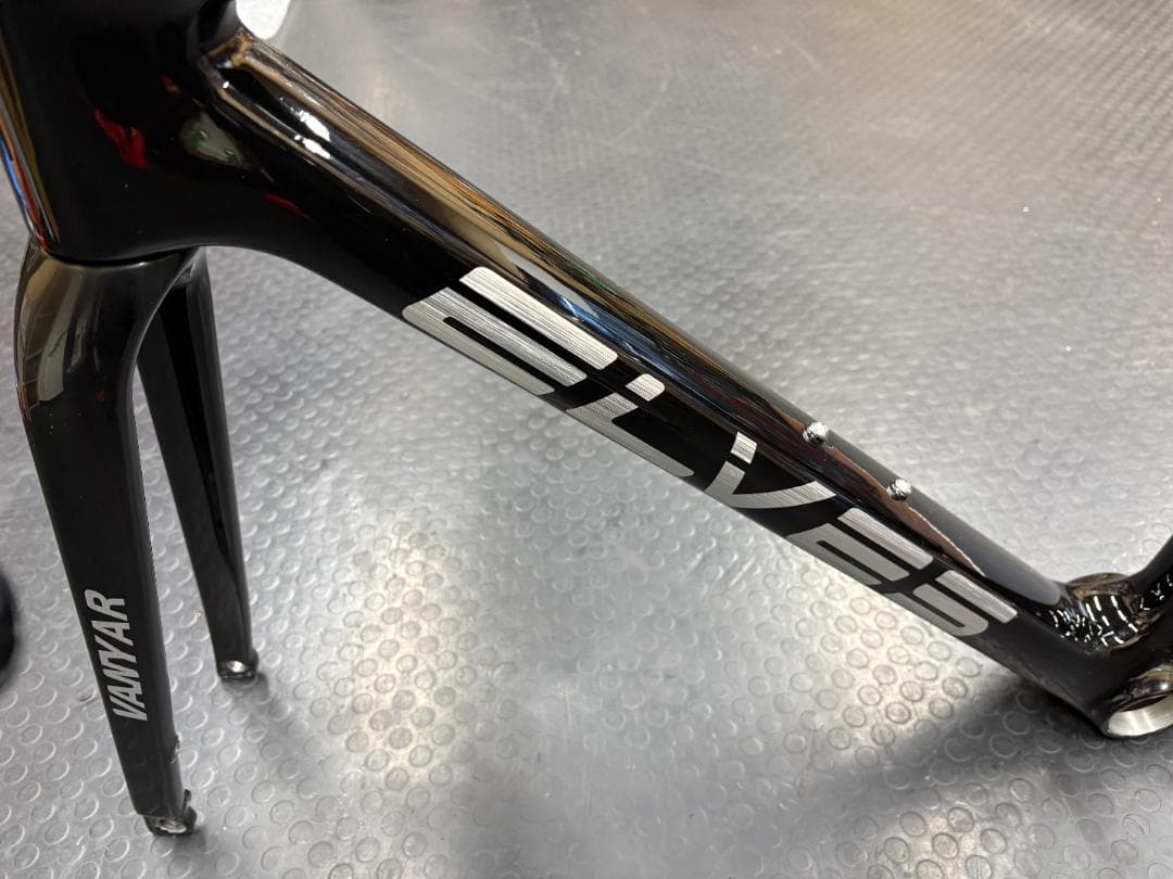 ELVES Vanyar Pro DISK フレームセット及び専用ハンドル付属