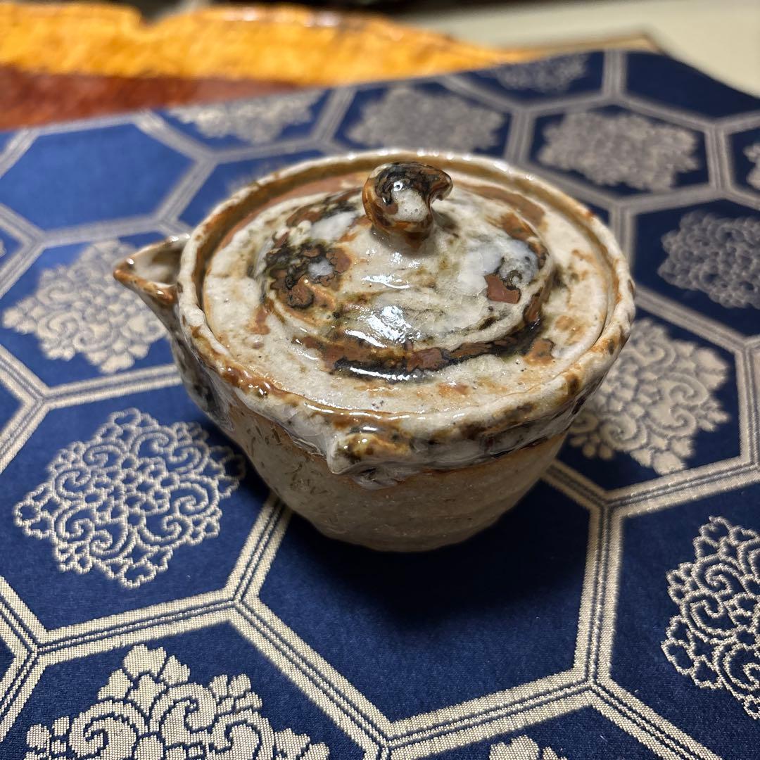 C*C様 蓋付き陶器 署名入り