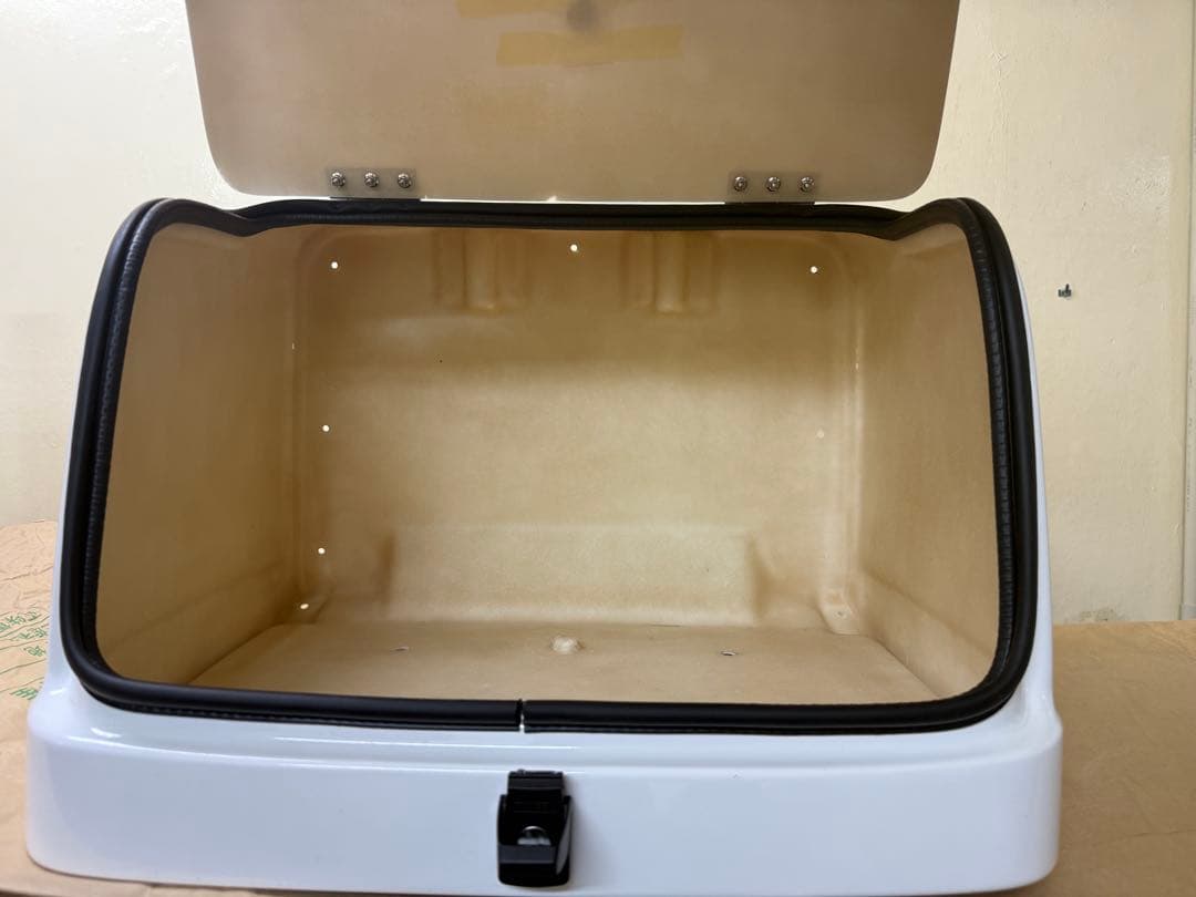 アルファーオートショップ製／ジャイロキャノピーリアボックス