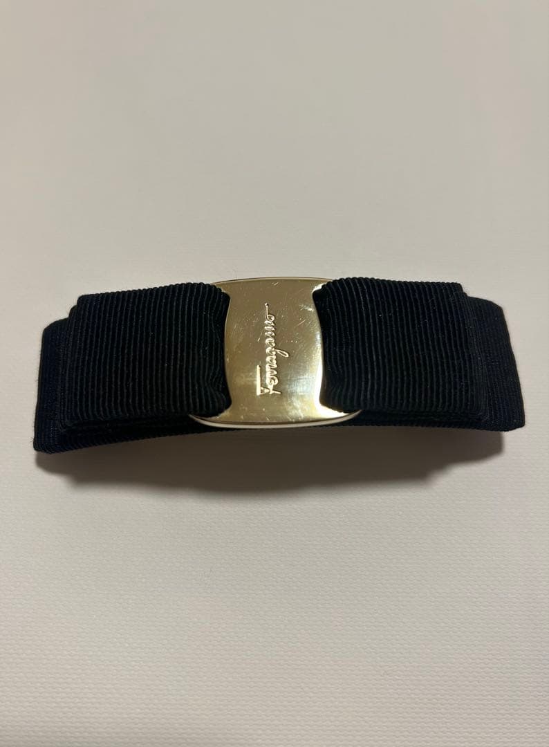 【美品】フェラガモ　バレッタ ゴールド金具