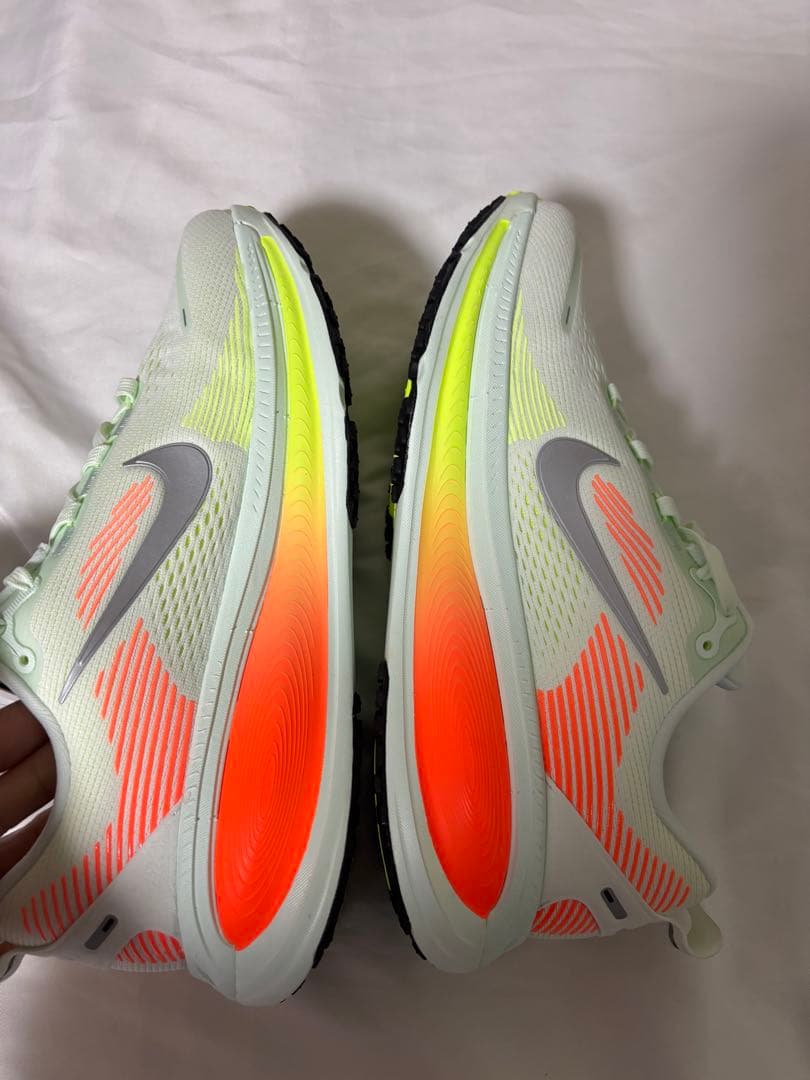 送料込み！新品未使用！NIKE ボメロ18 サイズ26cm