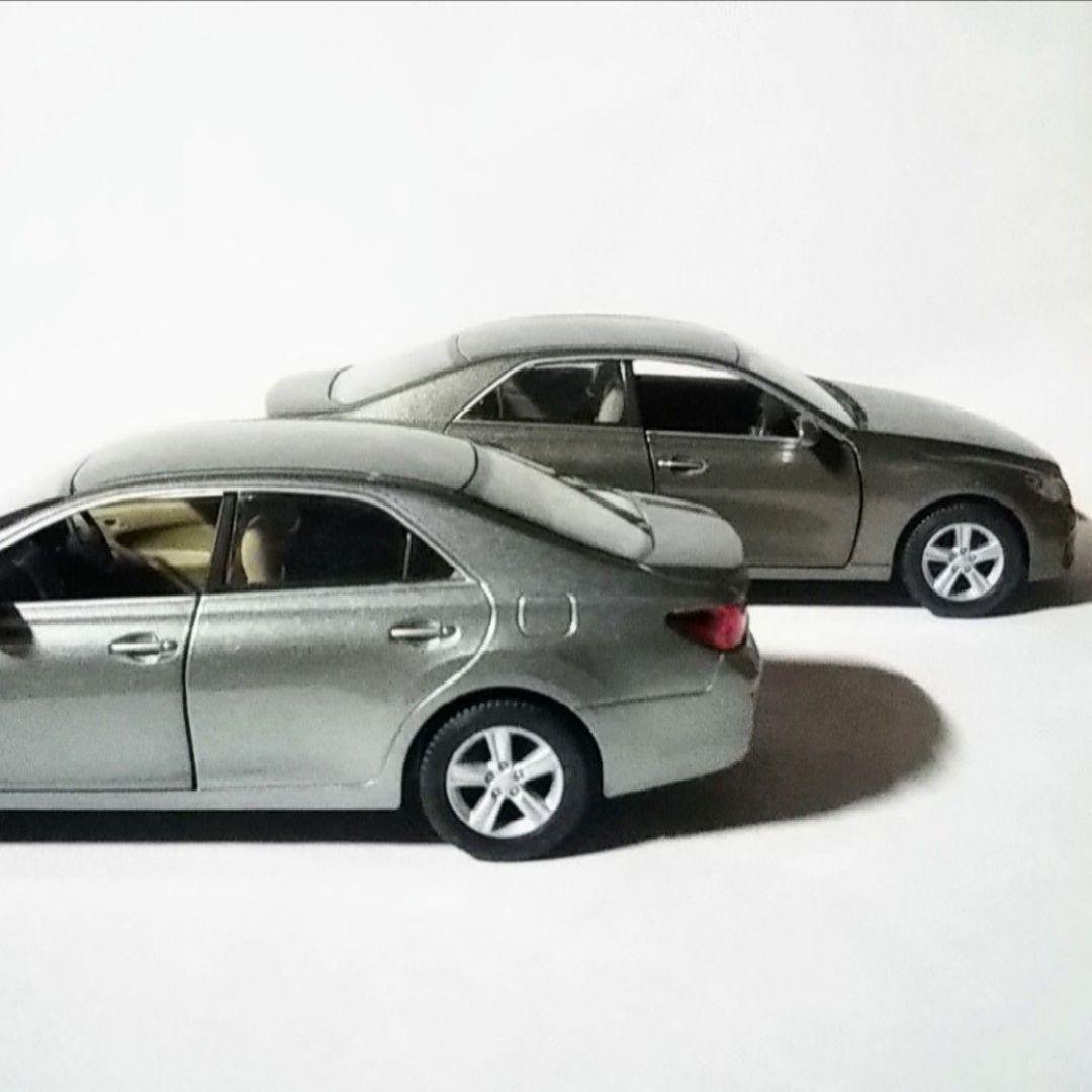 カラーサンプル TOYOTA マークX 2台