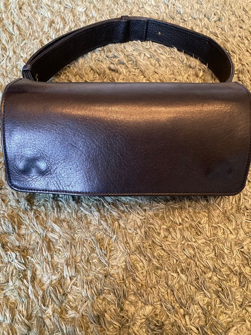 ETRE TOKYO × Inswirl ディアスキンボディバッグ ブラック