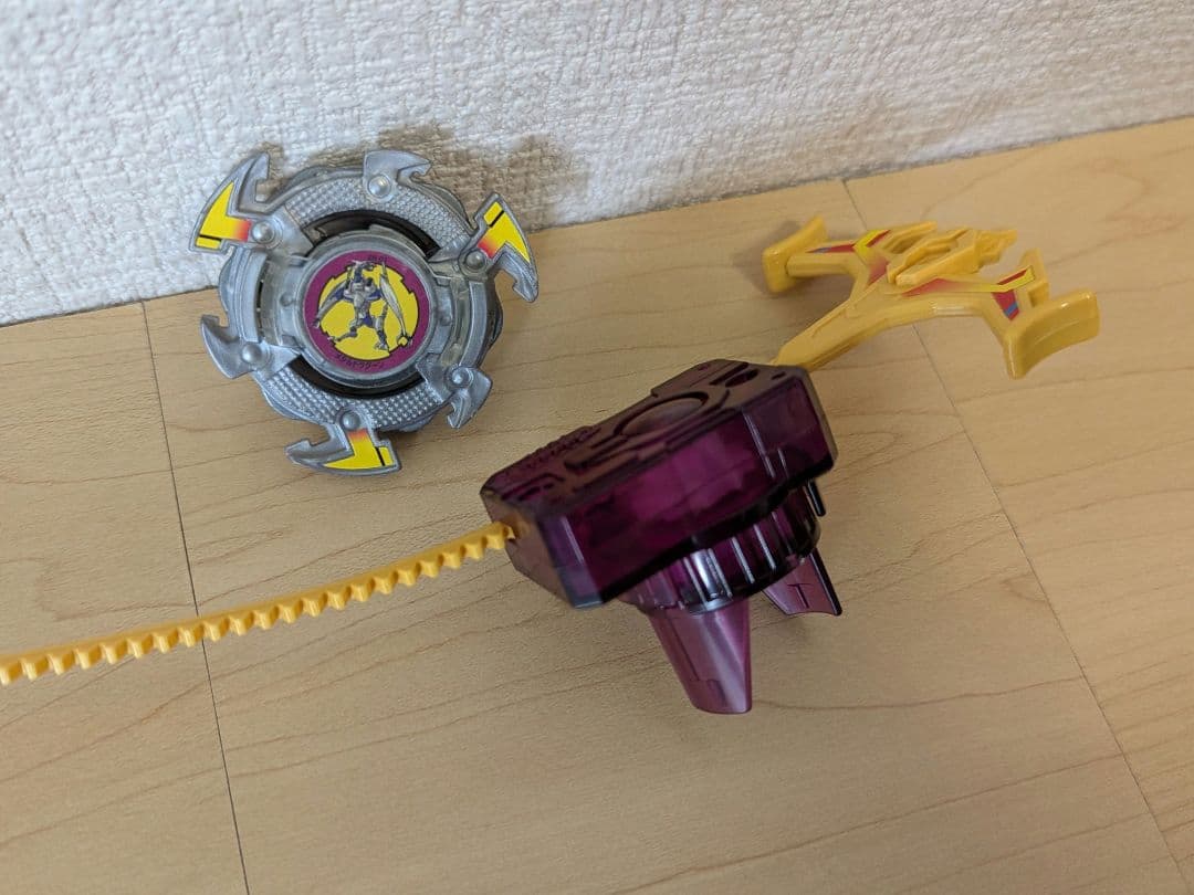 爆転シュートベイブレード　メタルドラグーンベアリングスティンガー　希少カラー