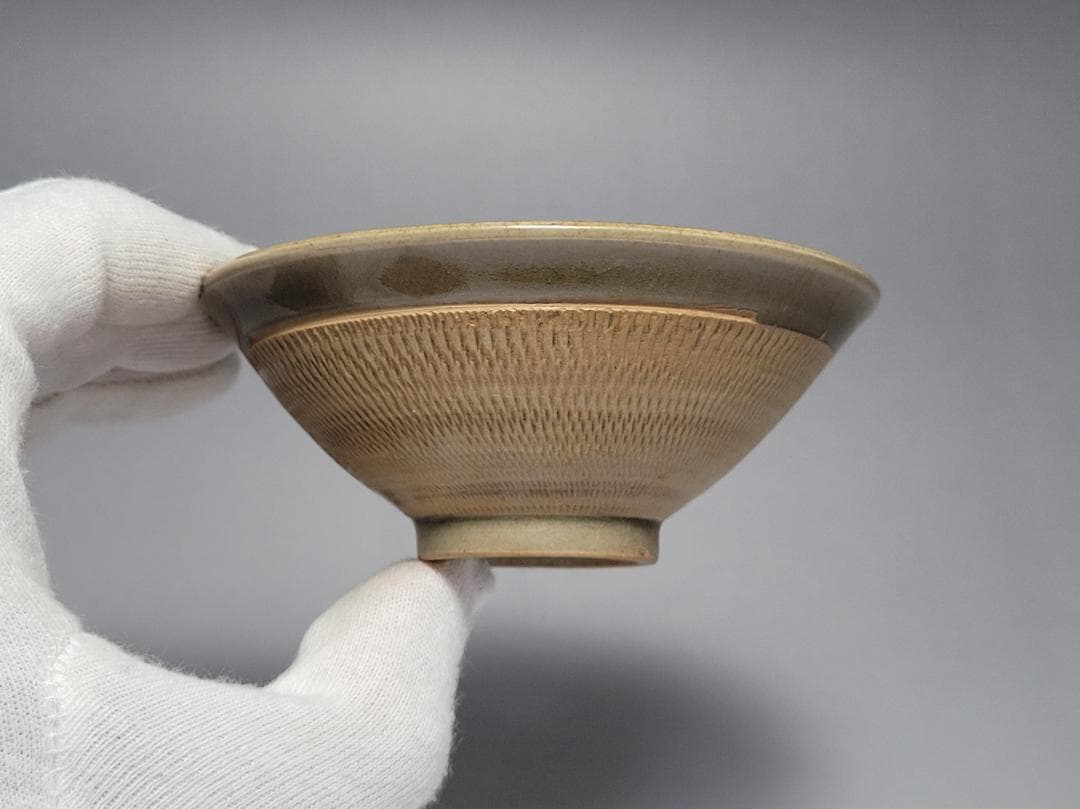 青磁 陰刻 花紋 茶杯 宋元時代 幅約10.2cm