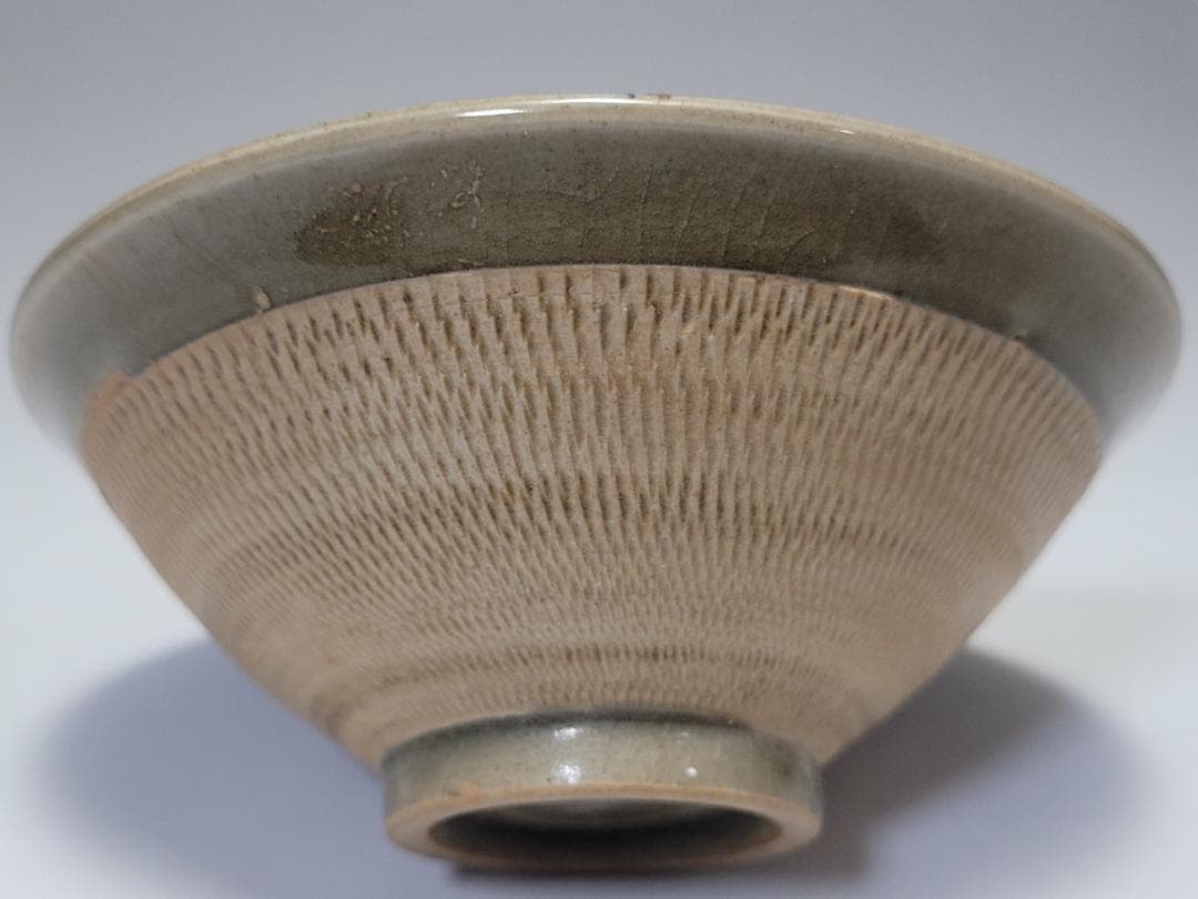 青磁 陰刻 花紋 茶杯 宋元時代 幅約10.2cm