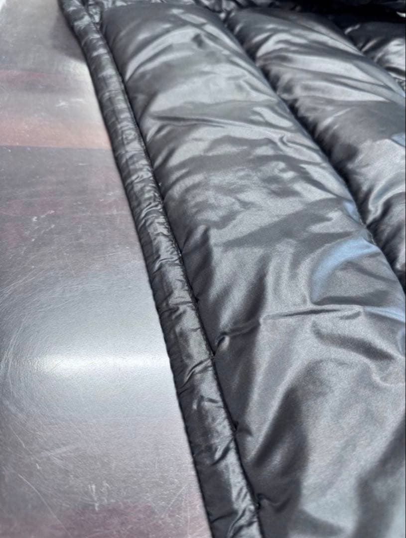 PRADA ブラック ダウンベスト