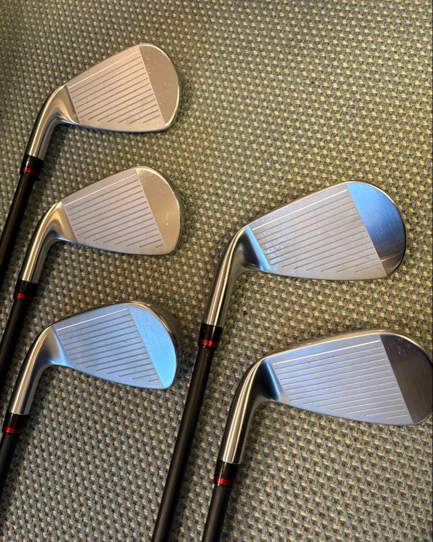 ONOFF　AKA　オノフ　アカ　2024　アイアン　6～Pw　カーボン　R