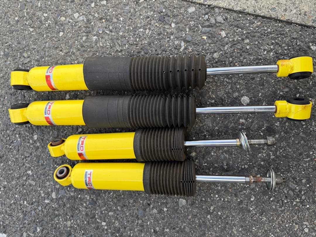 TRD トヨタ 200系ハイエース ショックアブソーバー　2WD