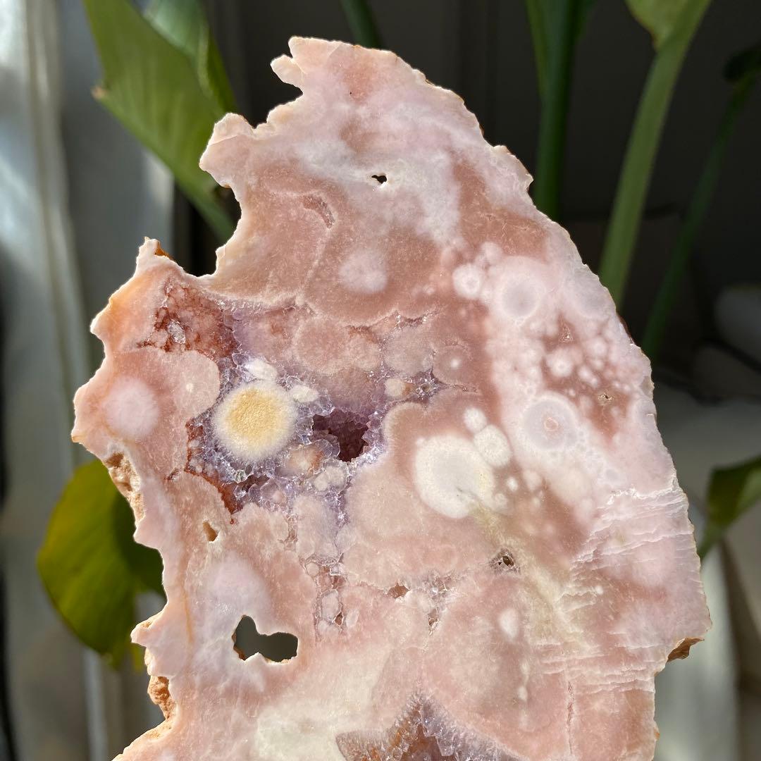 【 高品質 美しい ピンク アメジスト フラワーアゲート 原石 スラブ 台座付き