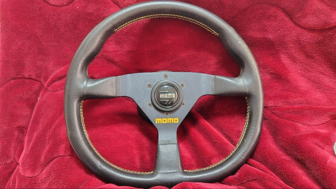 momo ステアリング 直径32cm イタリア製