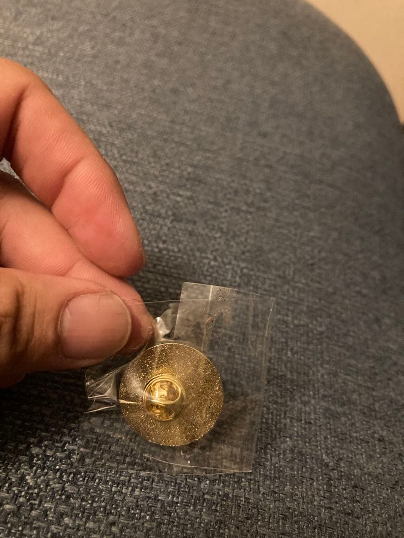 【美品】イタリアパビリオン「シチリアイベント限定ピンバッジ」折り鶴デザイン