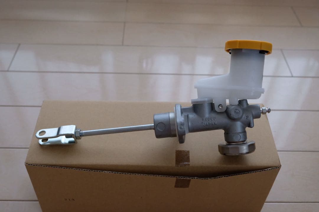 スバル純正　クラッチ　マスターシリンダー37230AE022