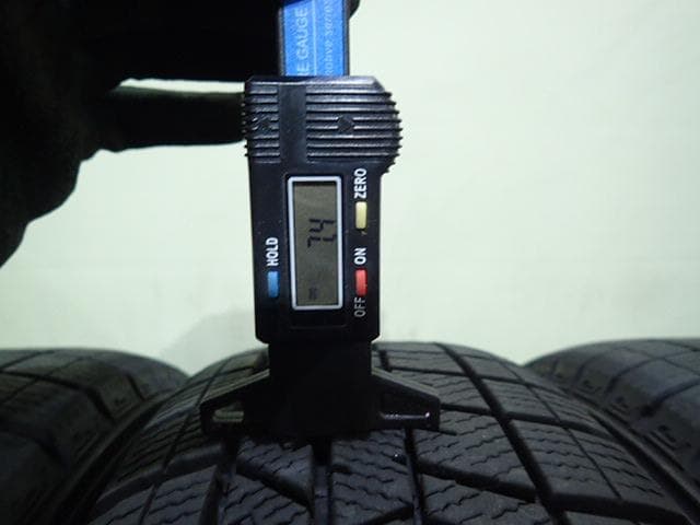 B1063【送料無料】スタッドレスタイヤ 155/65R14 4本セット