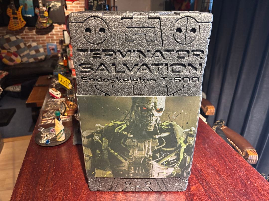 ターミネーター サルベーション エンドスケルトン T-600 1/6スケール