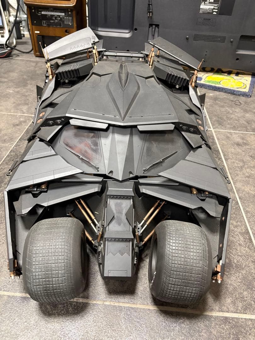 『バットマン ビギンズ』バットモービル　ホットトイズ製　1/6スケール・ビークル