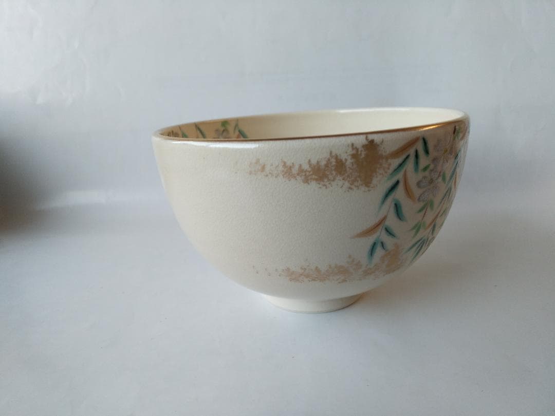 橋本紫雲 平安紫雲 色絵 柳桜文 茶碗 共箱 茶道具 茶器 抹茶碗 新品 です。