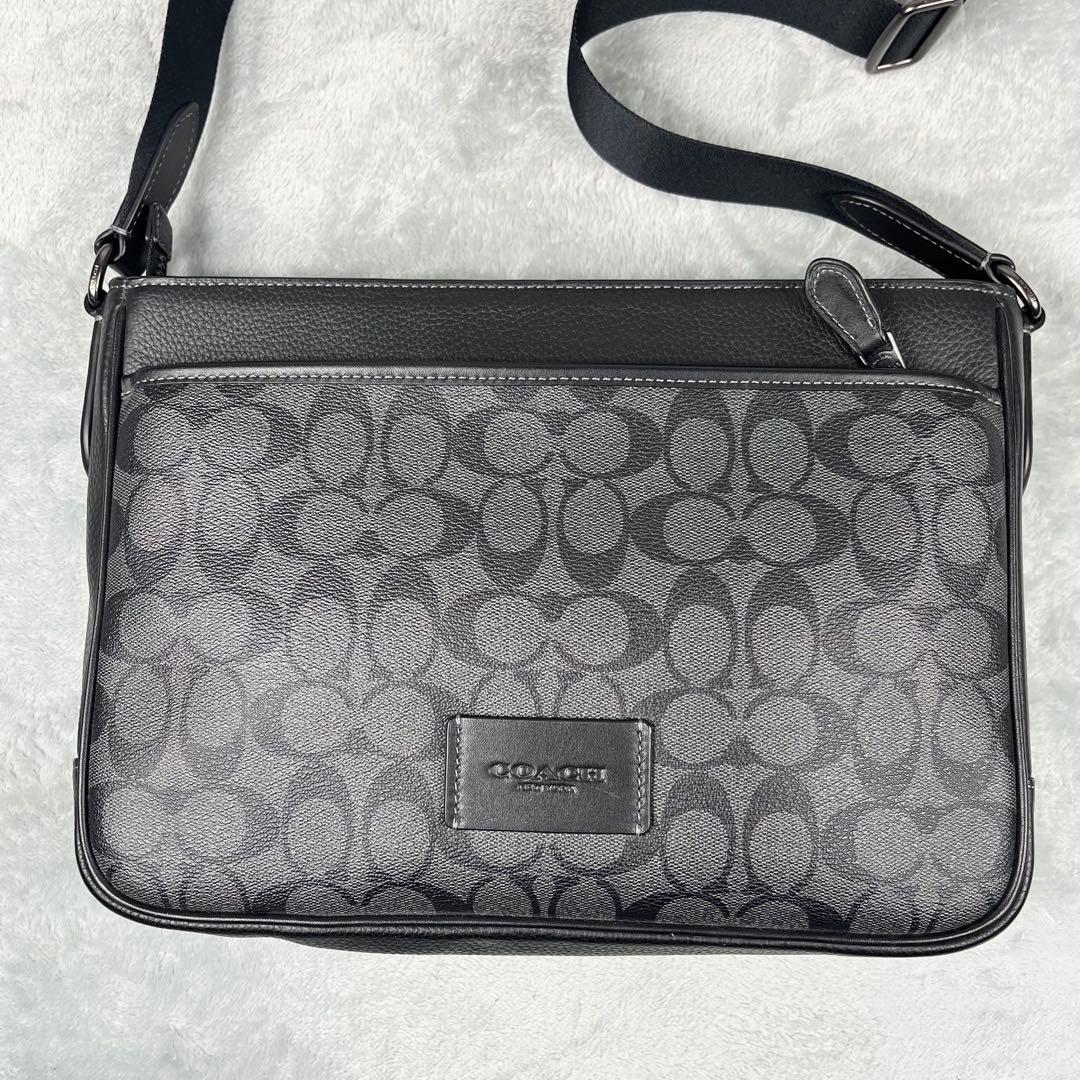 未使用級 Coach ショルダーバッグ ディストリクト 斜め掛け ブラック