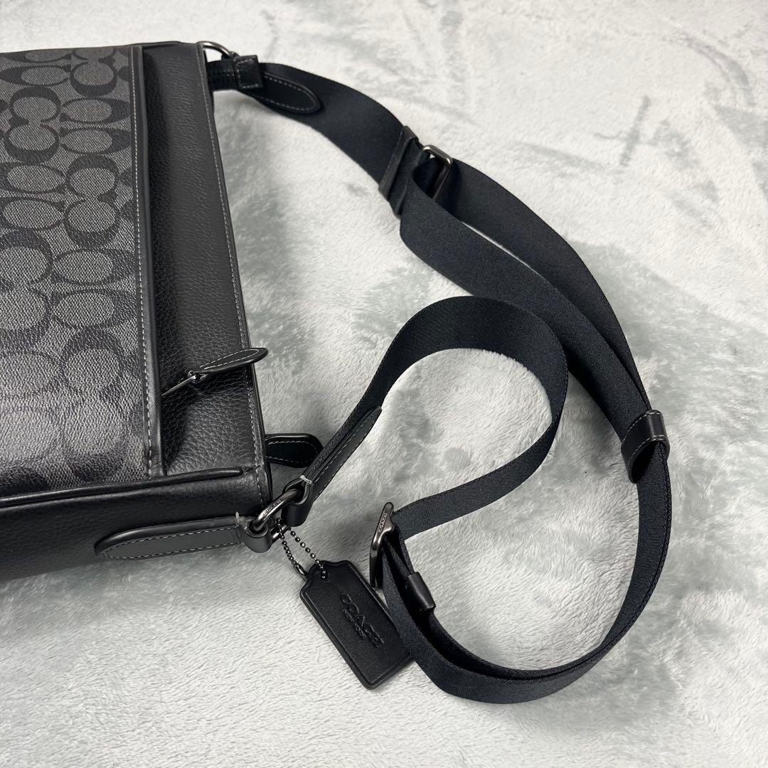 未使用級 Coach ショルダーバッグ ディストリクト 斜め掛け ブラック