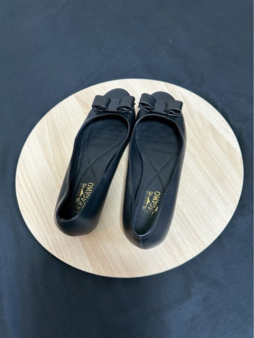 【最終整理】FERRAGAMO フェラガモ フラットシューズ 黒　25㎝