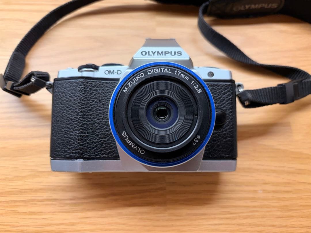 OLYMPUS オリンパス OM-D E-M5 ＋パンケーキレンズ