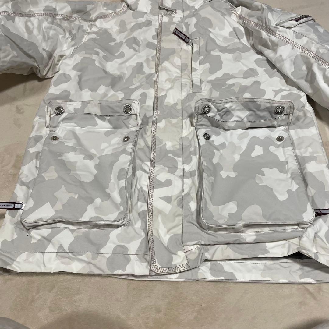 専用　【美品】デサント　スノーウェア　セットアップ　カモフラ柄　L相当