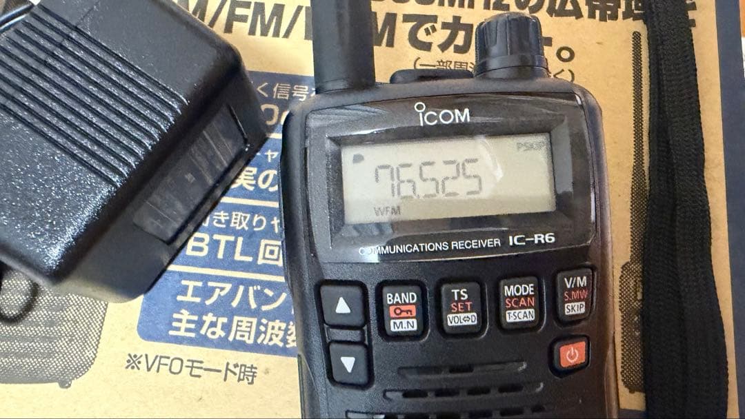 【美品・付属品完備】 Icom IC-R6 広帯域ハンディレシーバー