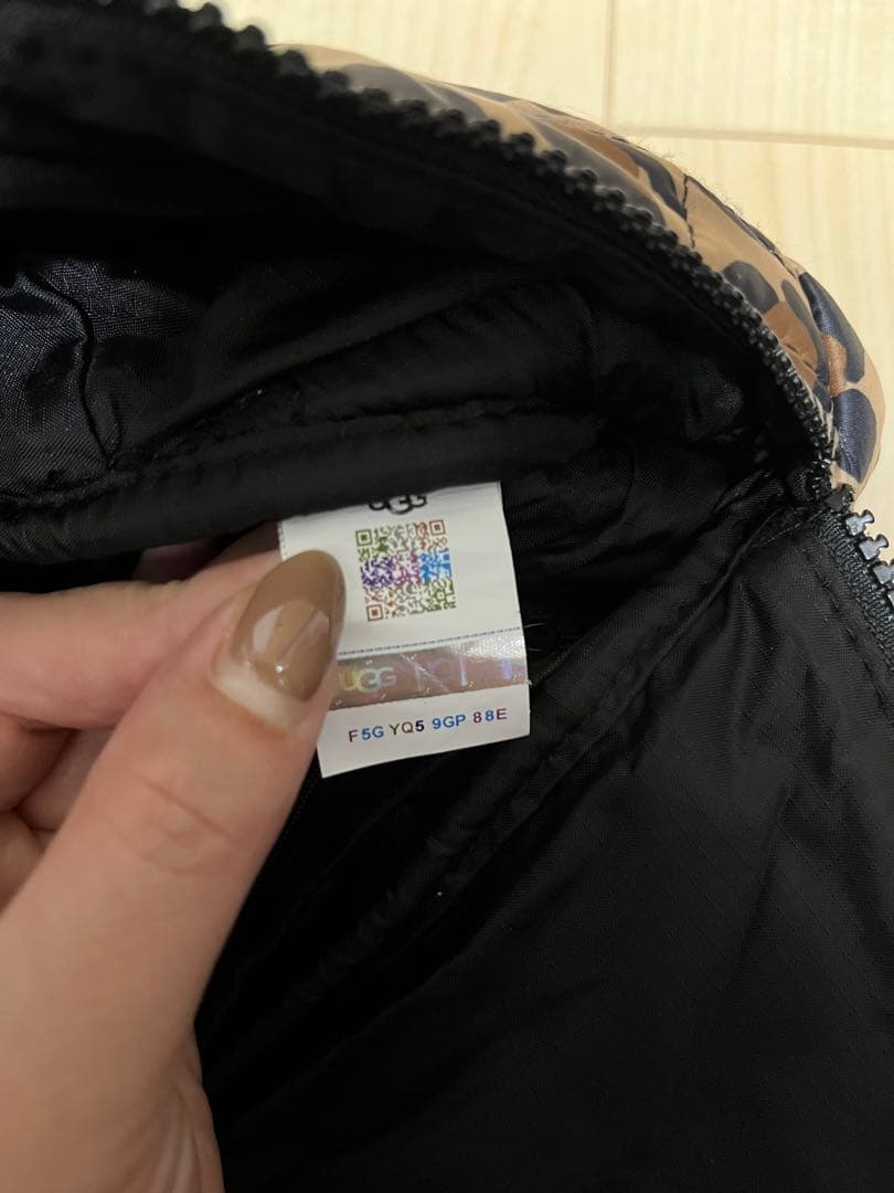 ⭐︎美品⭐︎UGG ヒョウ柄 ボディバッグ