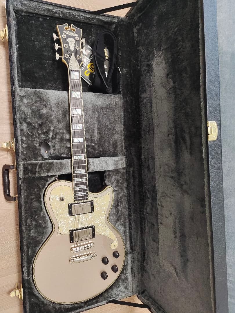 ギター D'Angelico Deluxe Atlantic Desert Gold