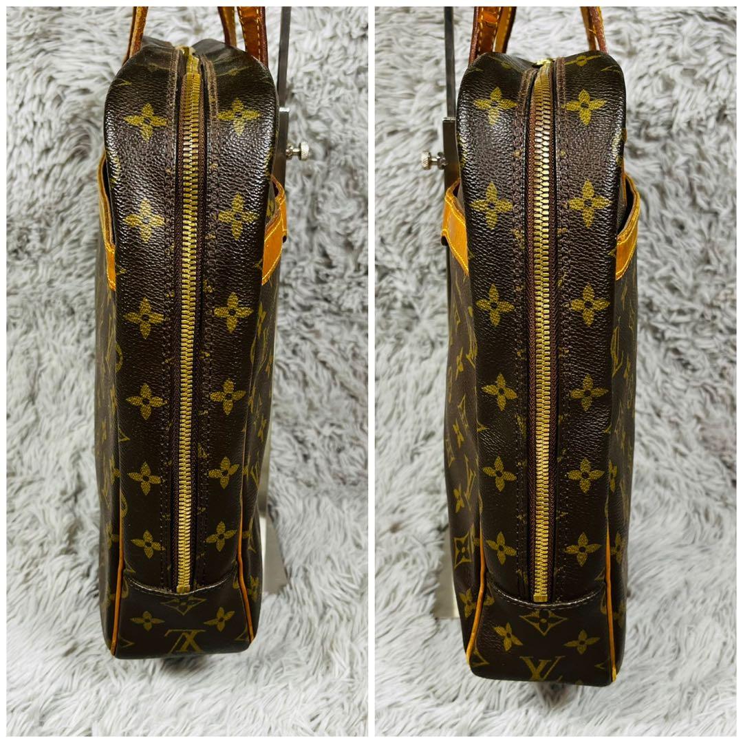 LOUIS VUITTON ポルト ドキュマン・ぺガス M53343