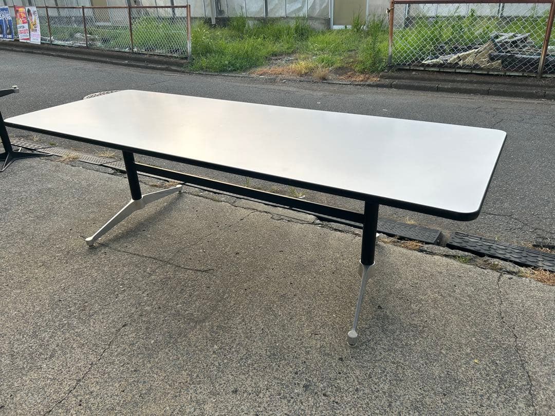 Herman Miller（ハーマンミラー） イームズ エグゼクティブテーブル