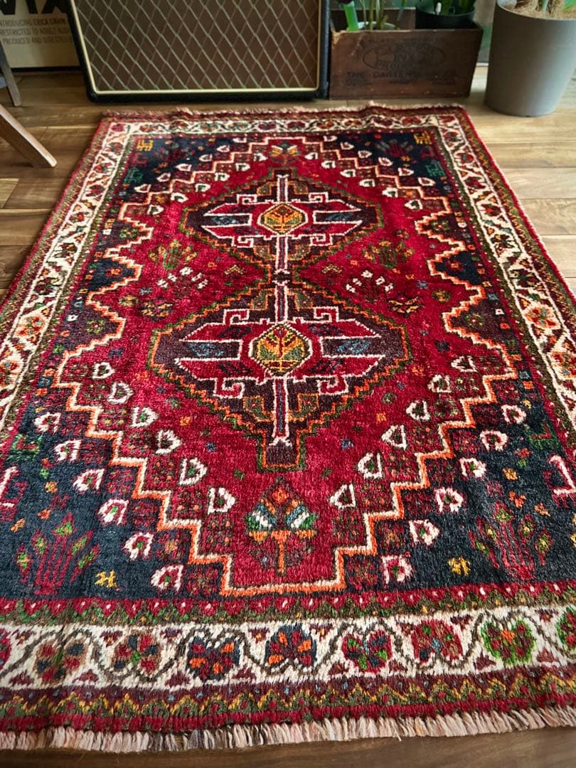 トライバルラグ　ヴィンテージラグ　ペルシャ絨毯　カシュガイ族　プリミティブアート