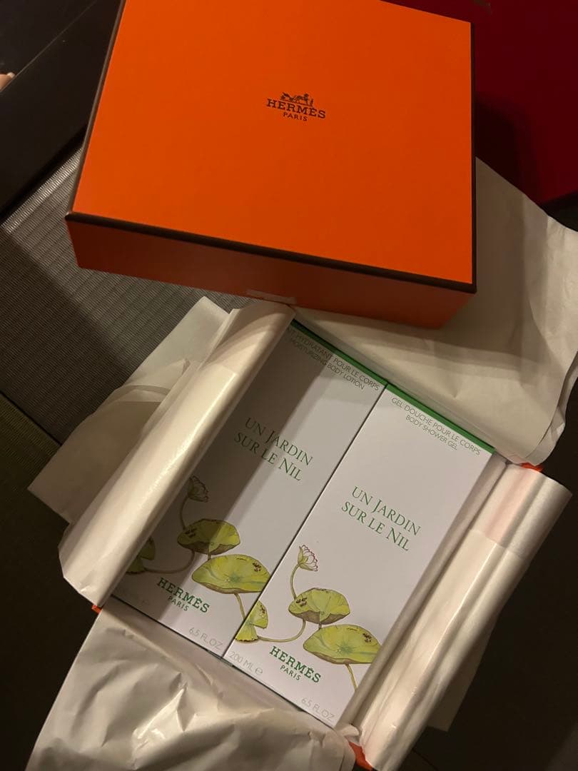 HERMES UN JARDIN SUR LE NIL ボディローション 2本