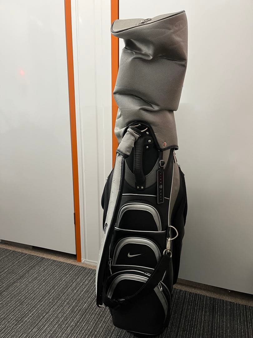 【値下げ】Nike Golf メンズ キャディバッグ ブラック/シルバー