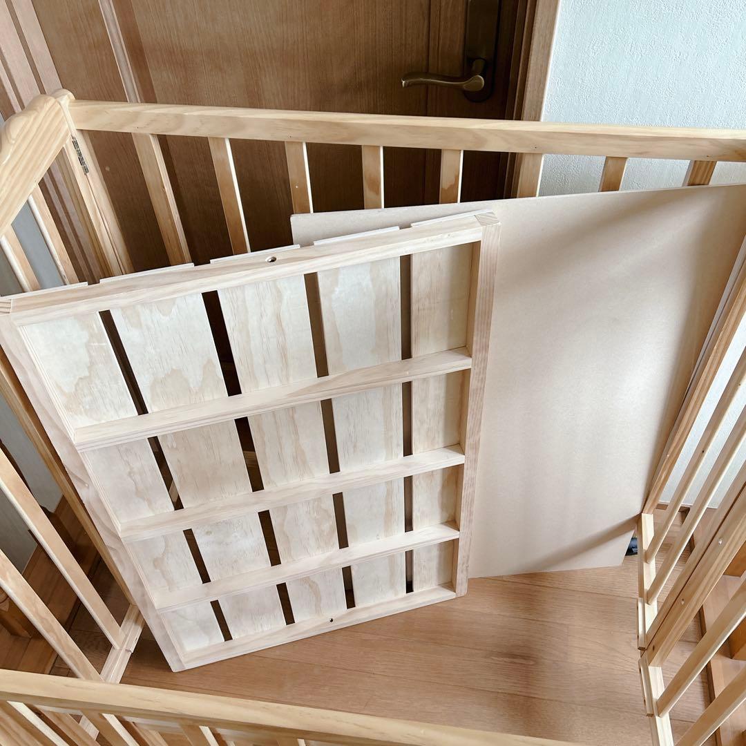 美品 大和屋 パタン折りたたみミニベビーベッド ナチュラル キャスター付き